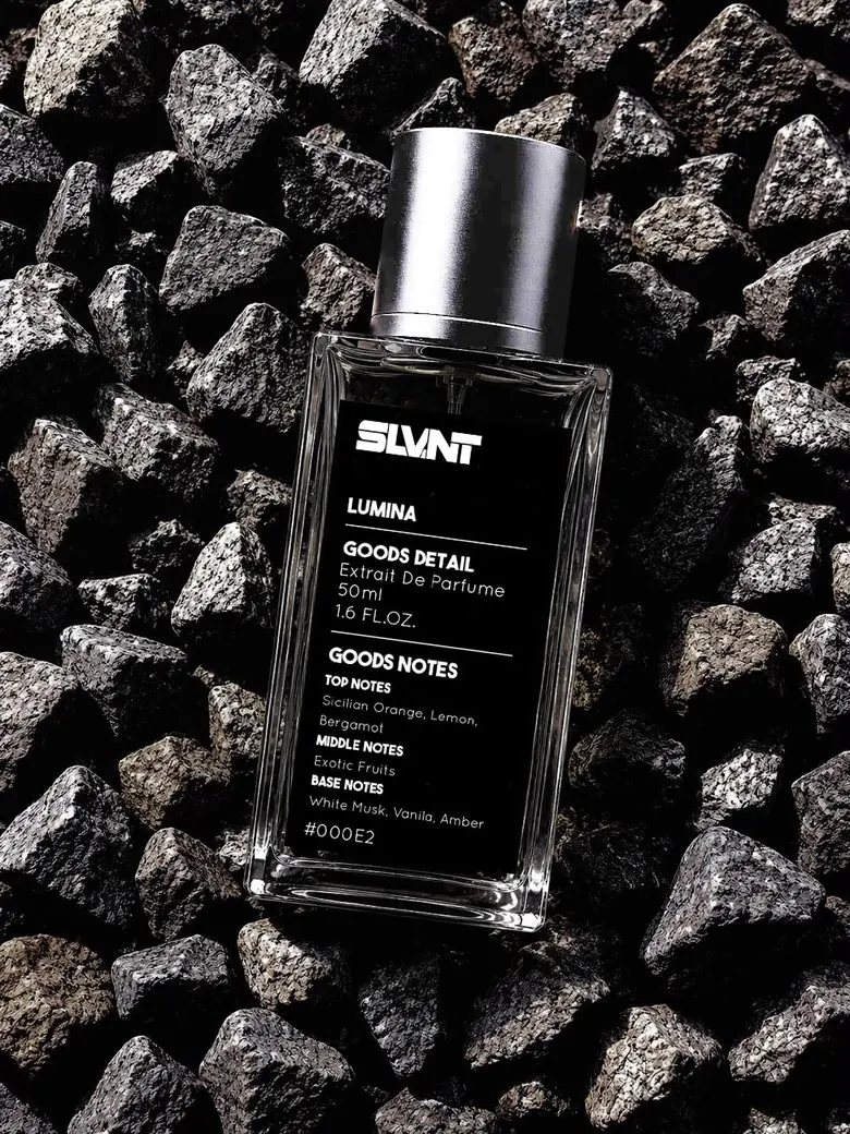 Botol SLVNT Lumina dengan label Goods Detail dan Goods Notes